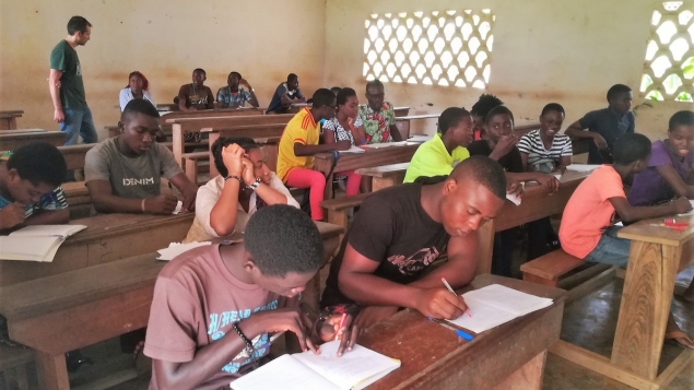 Séance de travail de l'école d'été de Douala, au Cameroun